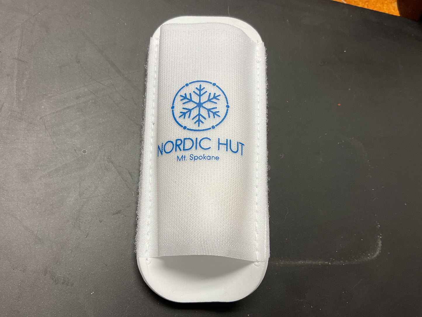 Nordic Hut Ski Tie